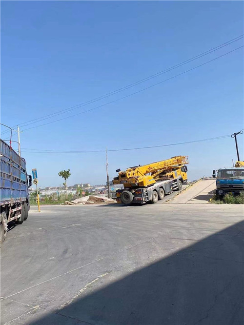 新乐市25吨吊车的租赁价格大概是多少？